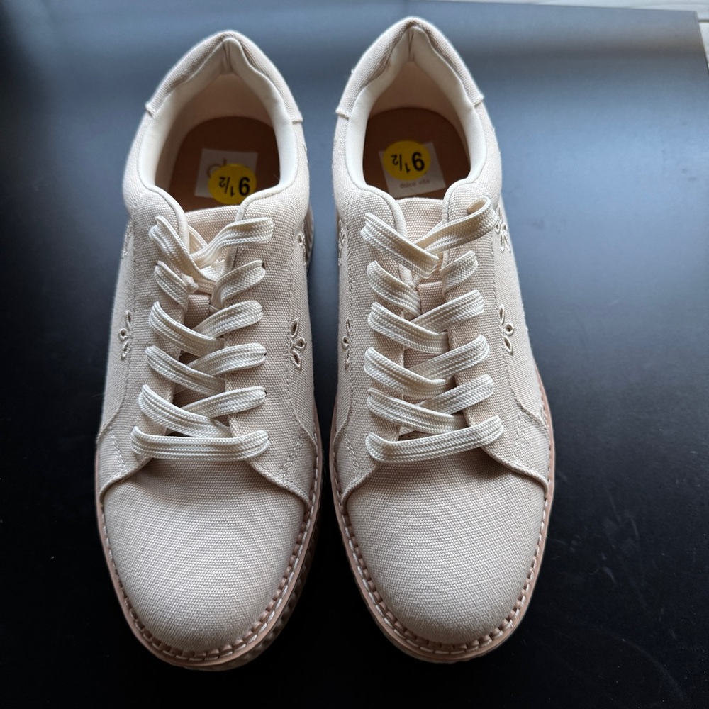 Dolce Vita Women's BRIN Lace-Up Floral Embroidered Platform Sneaker Size 9.5 - Picture 4 of 12